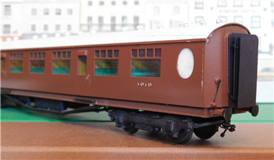 709g